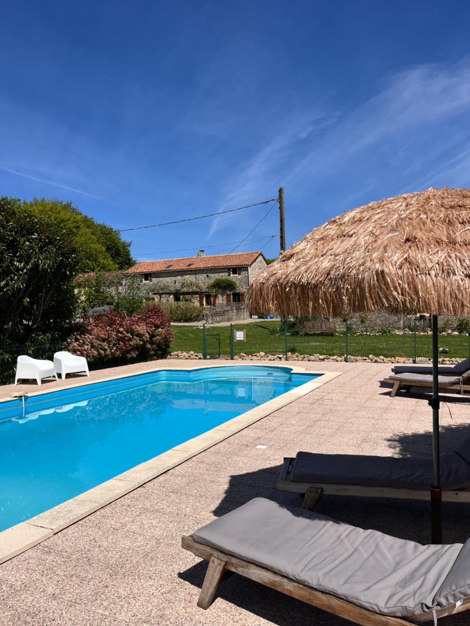 Le Plantier2 Villa Beaulieu-sur-Sonnette Dış mekan fotoğraf